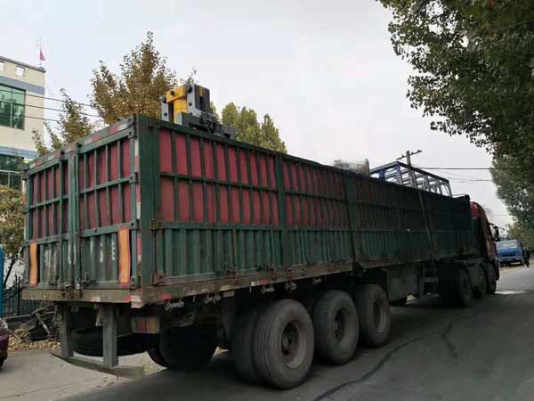 發(fā)貨現(xiàn)場-山東中交橋隧重型機械有限公司